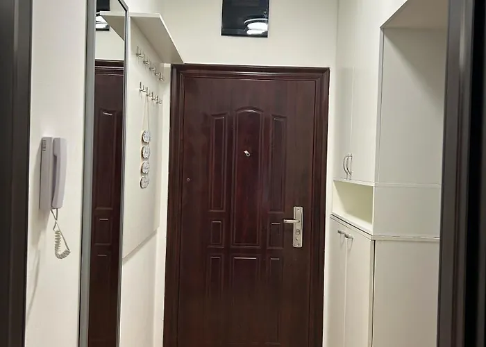 Modern City Apartment For Couples & Business Travelers In Podgorica, City Kvart Apartment Podgorica