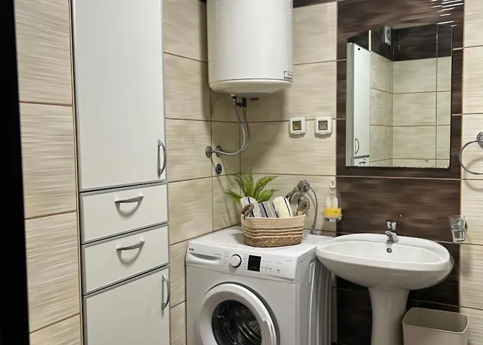 Modern City Apartment For Couples & Business Travelers In Podgorica, City Kvart Apartment *