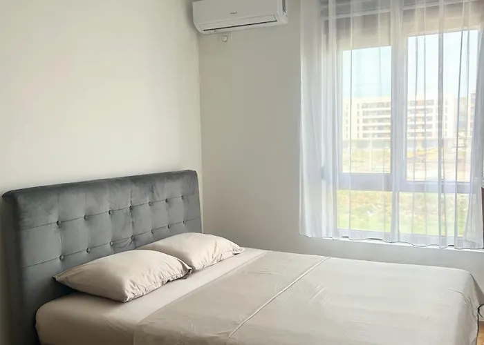 Modern City Apartment For Couples & Business Travelers In Podgorica, City Kvart